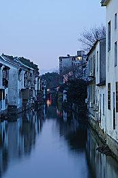 Epic喜加二 免费领《侠盗公司礼包》《强袭龙堡》